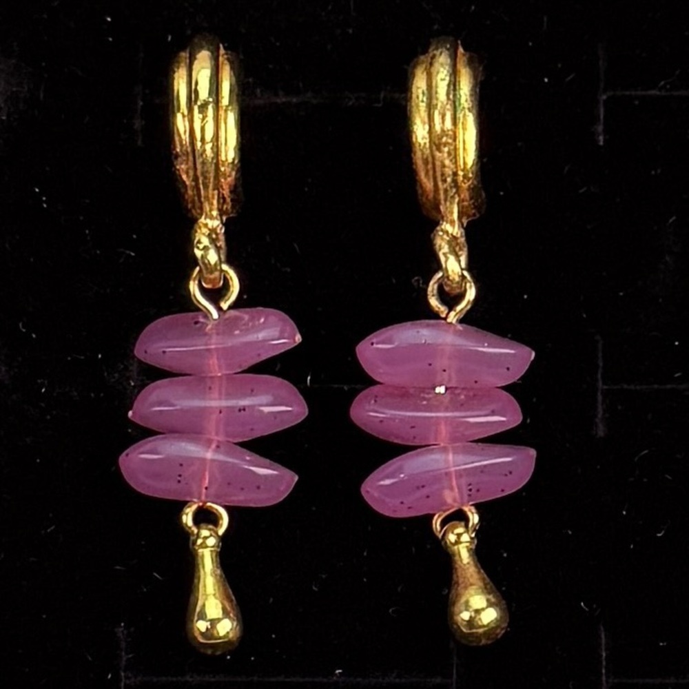 Vintage pretty brushed goldtone and pink long pierced earrings